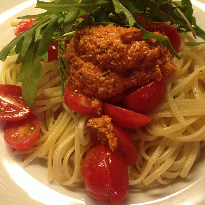 Pasta-mit-Paprika-Rosmarin-Pesto